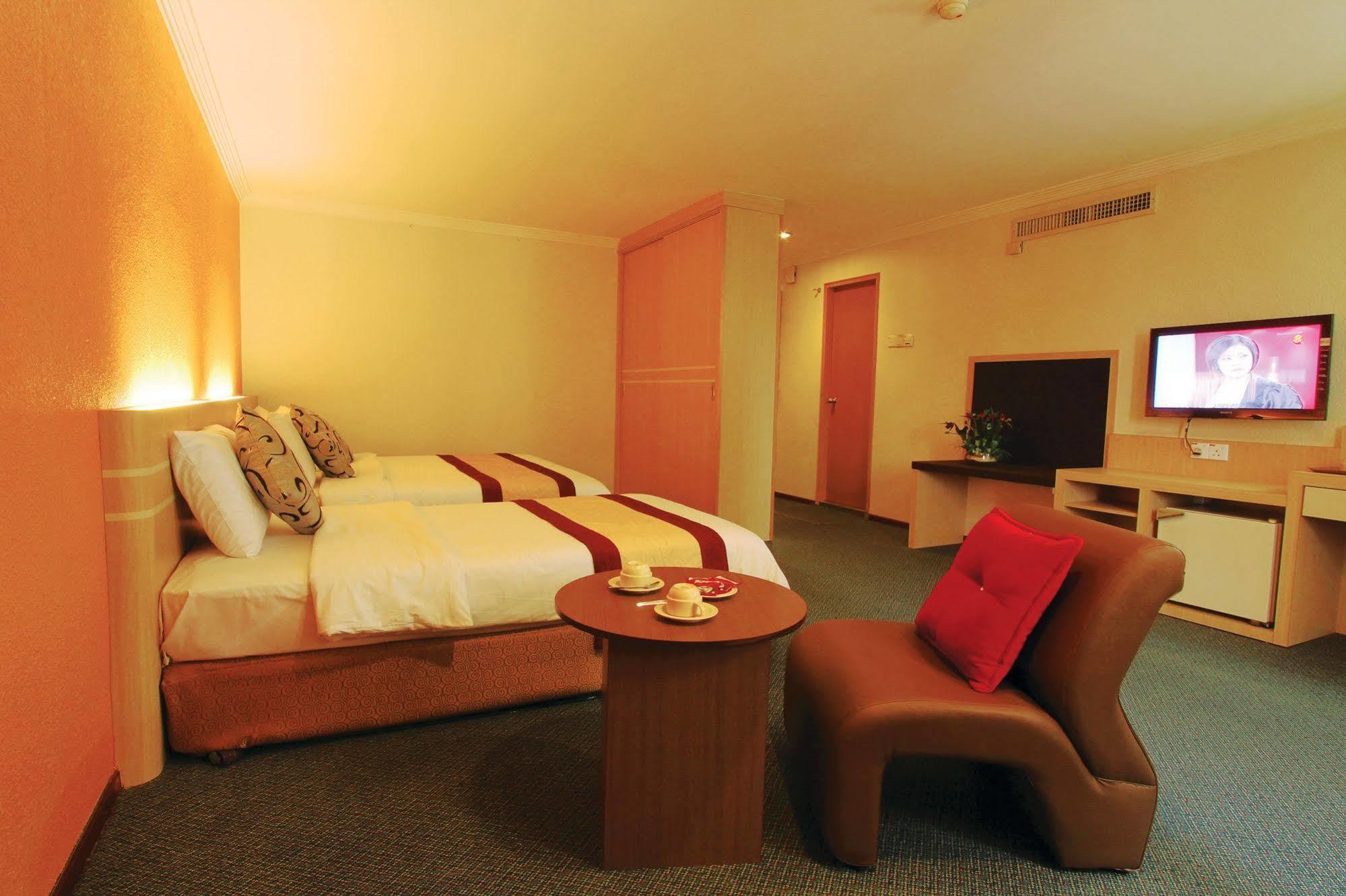 Crystal Inn Batu Pahat Exterior photo