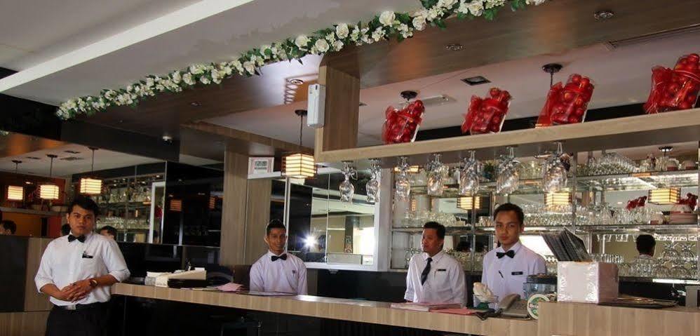 Crystal Inn Batu Pahat Exterior photo