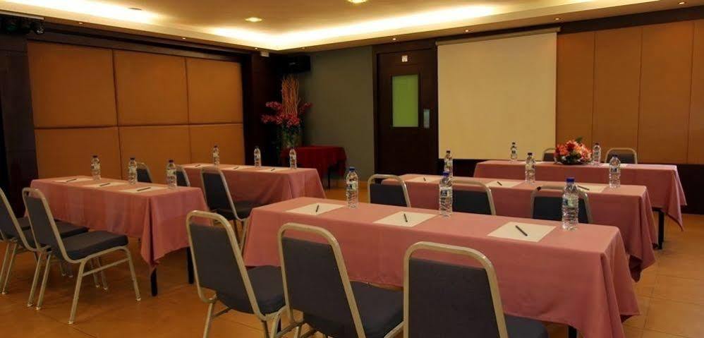 Crystal Inn Batu Pahat Exterior photo